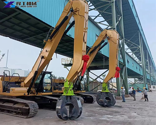 real footage of hydraulic orange peel grab bucket operation at the port