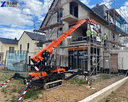 spider crawler crane job site overview